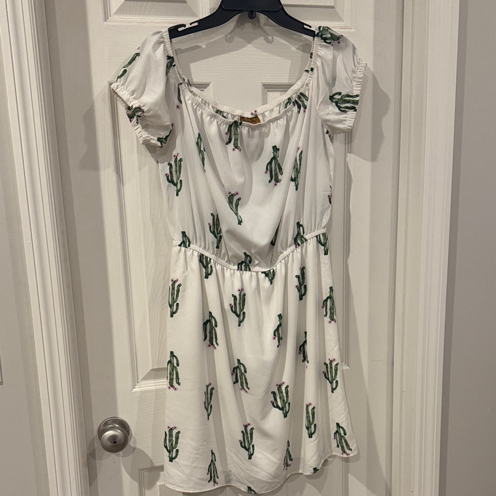 Wrangler White Midi Dress with Green Cactus Print and Scoop Neck